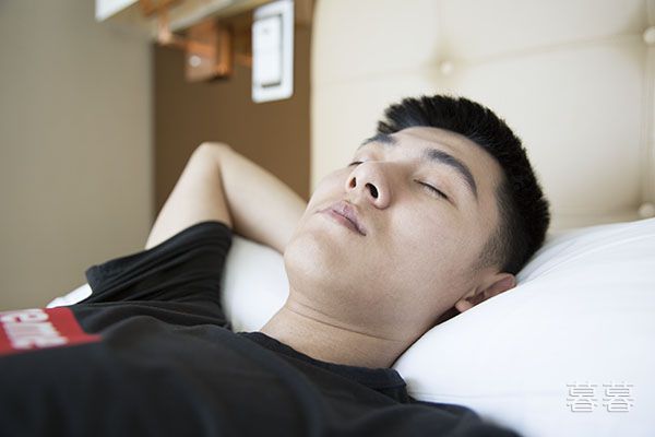 公公在厨房吸我奶小说,萝莉999会员是真的吗,实习护士让我入了她