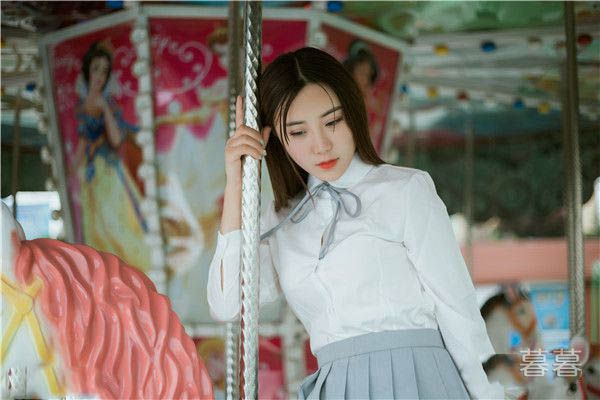 抖音最火的伤感句子 后来的她们都像你