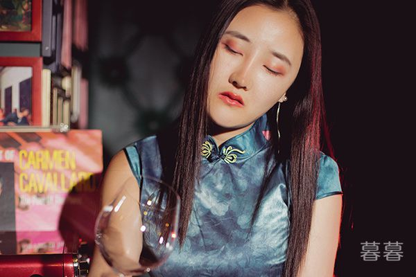 ����Ҵ�����һ��ò��� ���� �����������Լ���