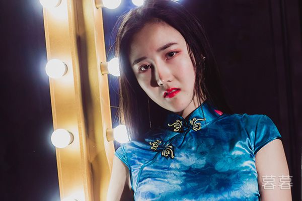 口述上班奶涨领导吃我奶 两个领导吃我的奶