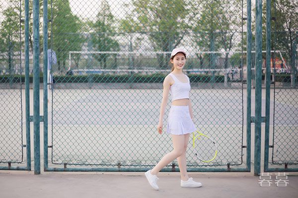 �Ա�����ʪ�е��Һ�ˬ �ڰ칫�����໤ʿ����