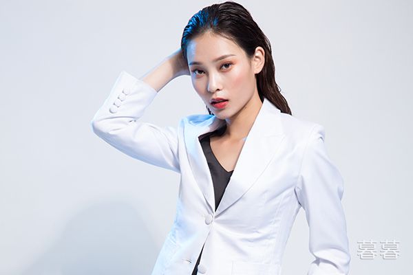 学姐含入我的大棒,让老师试试你的弟弟,我是你老师不准拔出来