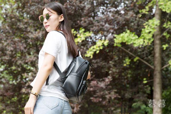 ��һ����Ů��ʦ���� ��ʦ���ҽ�,����������