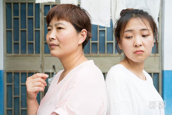 ����������У�� ��ѧУ����������ϵ��