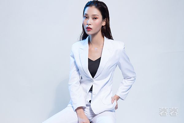 有点疼你慢点进太深了 老公轻点疼慢点太涨了