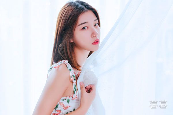 �������ϵ���������Ů��ƱԱһ�����飬�������Ǿ���һ����