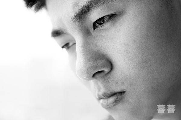 爸爸放开我我是你女儿_爸喷射女儿花_第一章熟花母喷芬芳泌蜜汁的过程