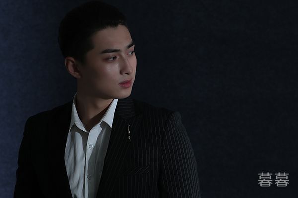 爱上朋友的老婆，她主动上门投怀送抱！