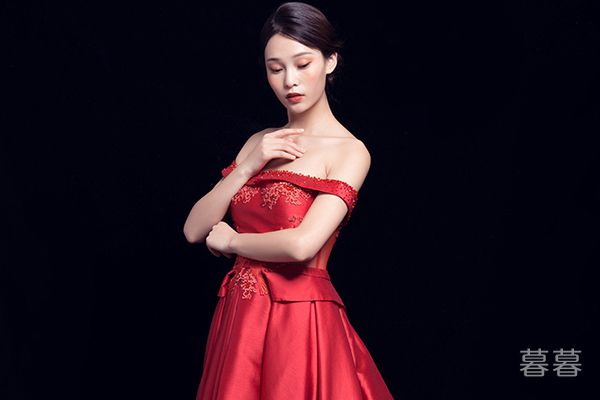 һ����ʵ�����ŵľ��� ���Թ���Ůͬ����������