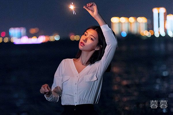 ˵������ί���Ž�ί�����޵�Ц����ʹ������