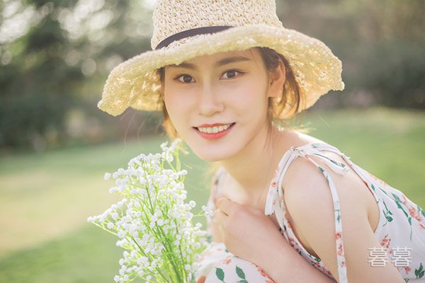 妻子和上司出轨的小说 二 我看到她上了别人的车 暮暮