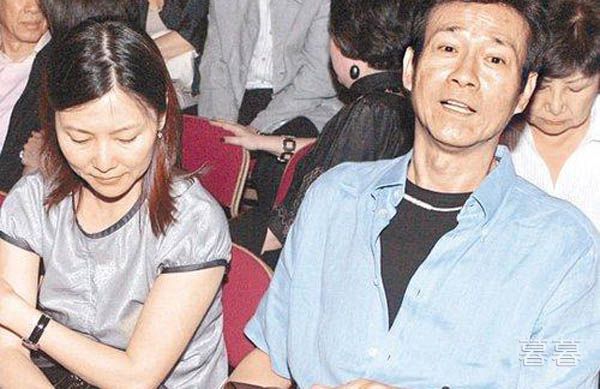 郑少秋有几个孩子是三个女人为其所生