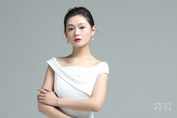 不行快拨出来现在是上课 老师别了下面已经很涨了 老师你下面的水好好喝