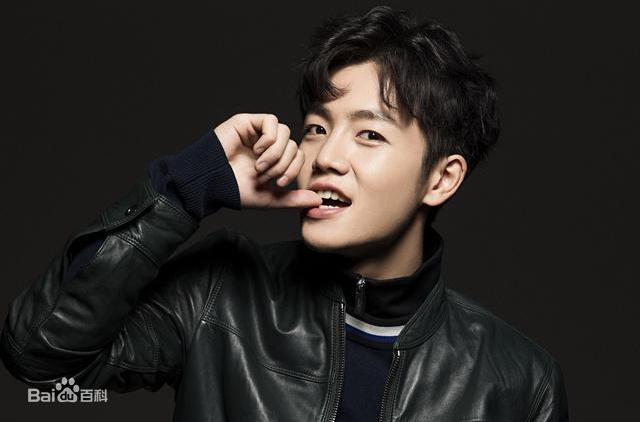 穿越火线程浩是谁演的 《香蜜》里的月下仙人就是他